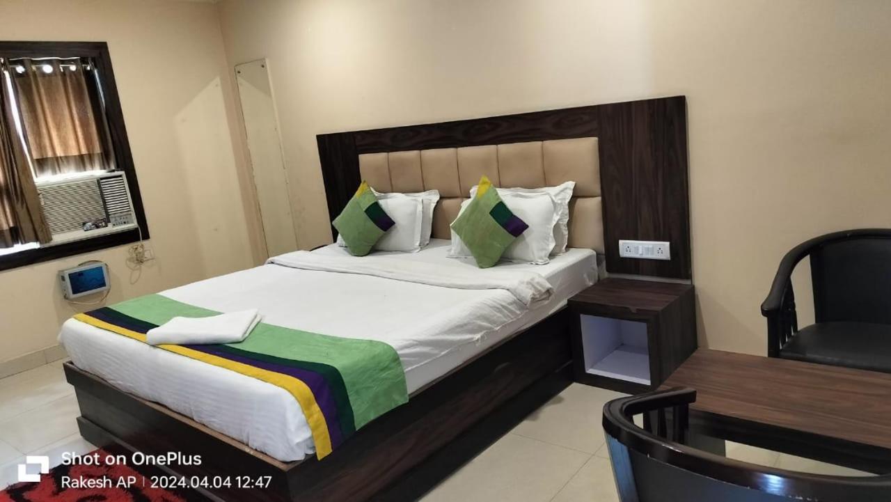 Hotel Paradise Convention Bhubaneswar Eksteriør billede